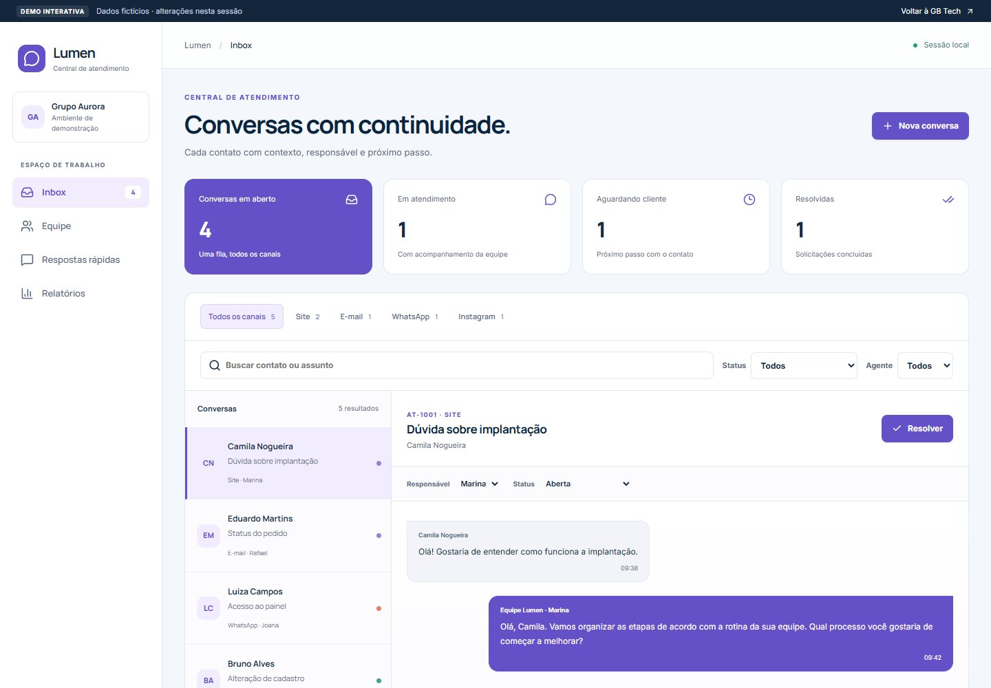 Central Lumen com lista de conversas, resposta local e informações do contato fictício